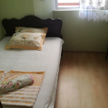 Guest House Nino Батумі Екстер'єр фото