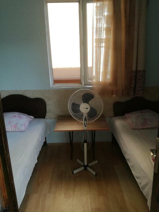 Guest House Nino Батумі Екстер'єр фото