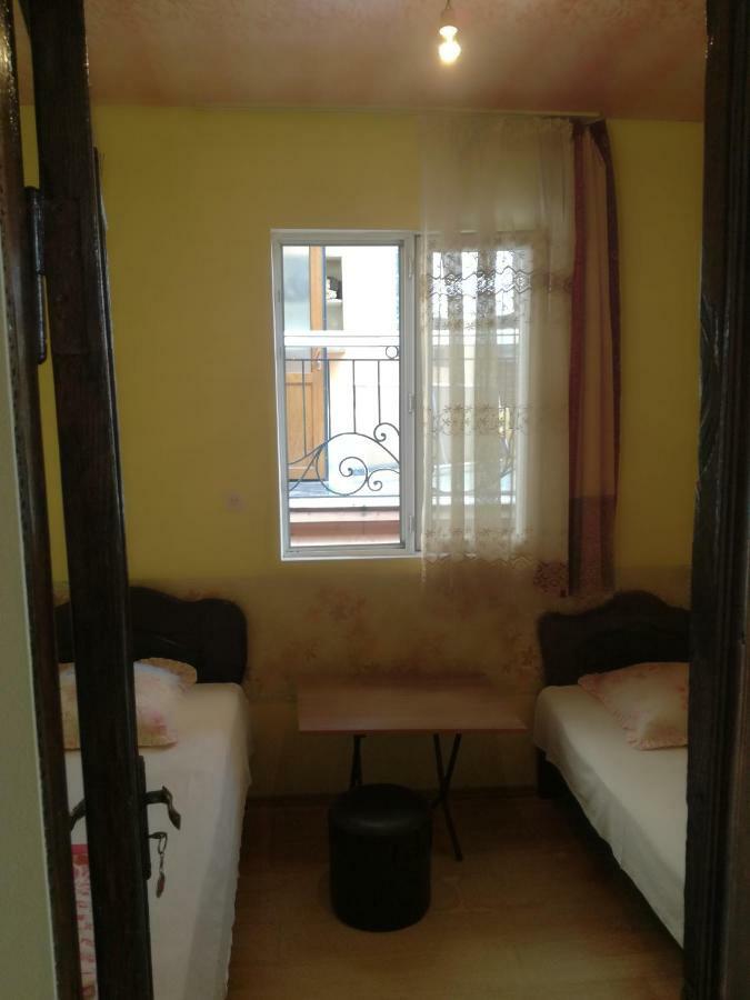 Guest House Nino Батумі Екстер'єр фото